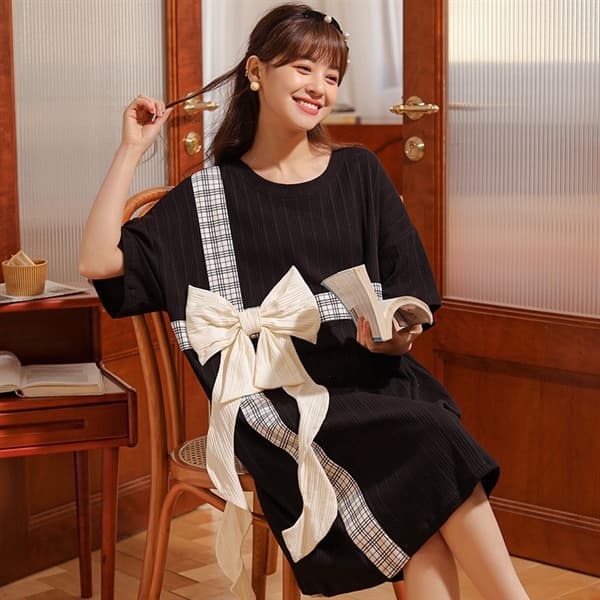 Váy cotton cổ tròn nơ tắng