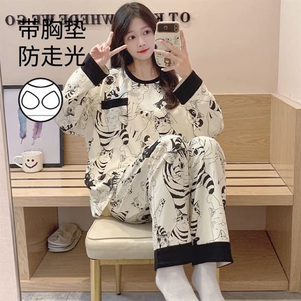 Bộ cổ tròn dài tay có đệm ngực mèo đen
