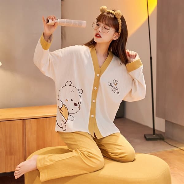 Bộ cotton dài tay cổ v - vàng gấu